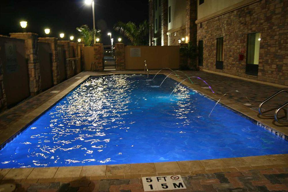 Hampton Inn & Suites Mission Instalações foto