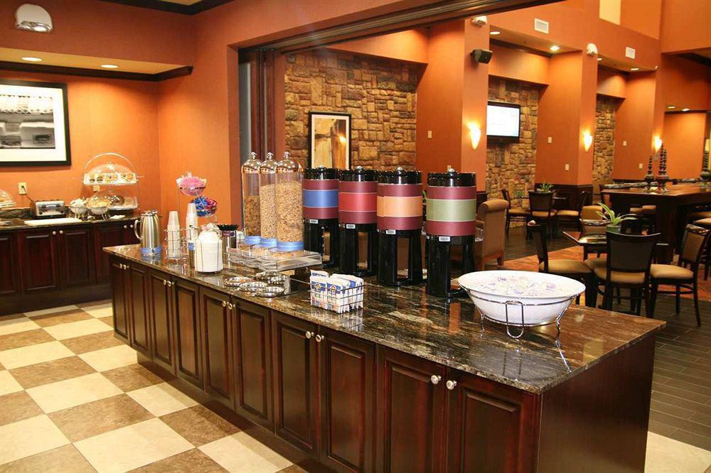 Hampton Inn & Suites Mission Restaurante foto